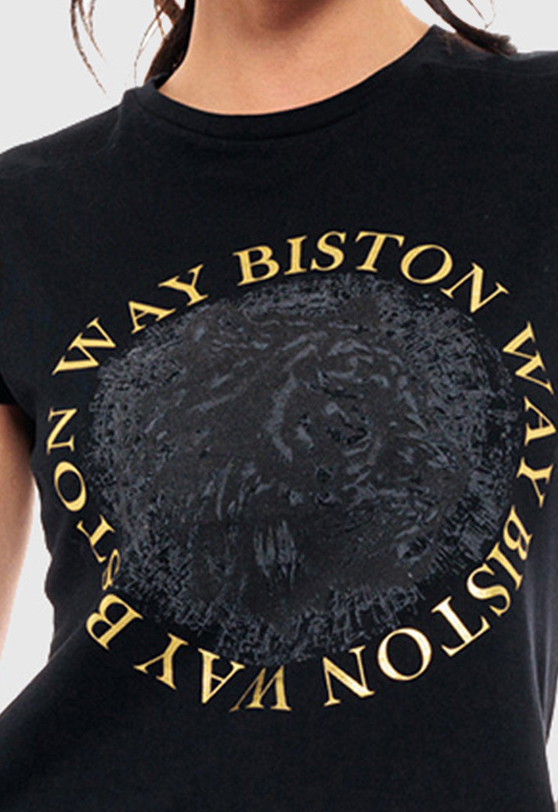 T-SHIRT ΒΑΜΒΑΚΕΡΟ ΜΕ ΤΥΠΩΜΑ "BISTON WAY"-ΜΑΥΡΟ