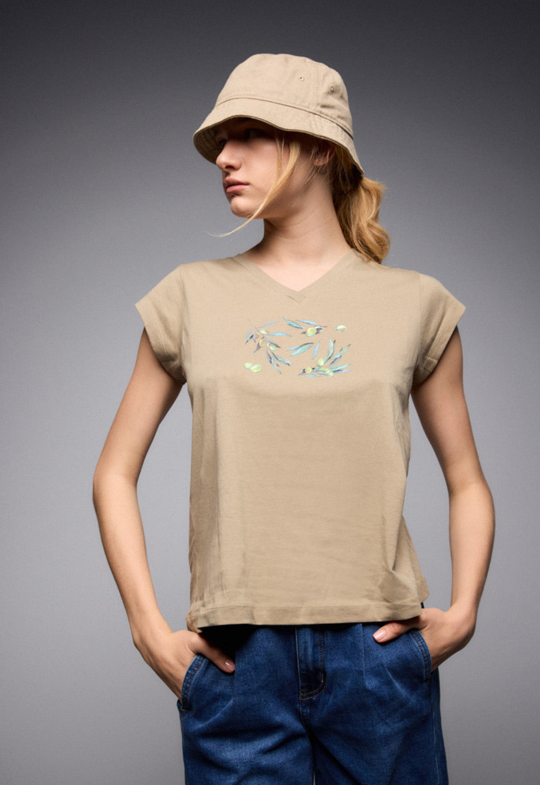 T-SHIRT ΜΕ ΤΥΠΩΜΑ ''OLIVES''-ΧΑΚΙ