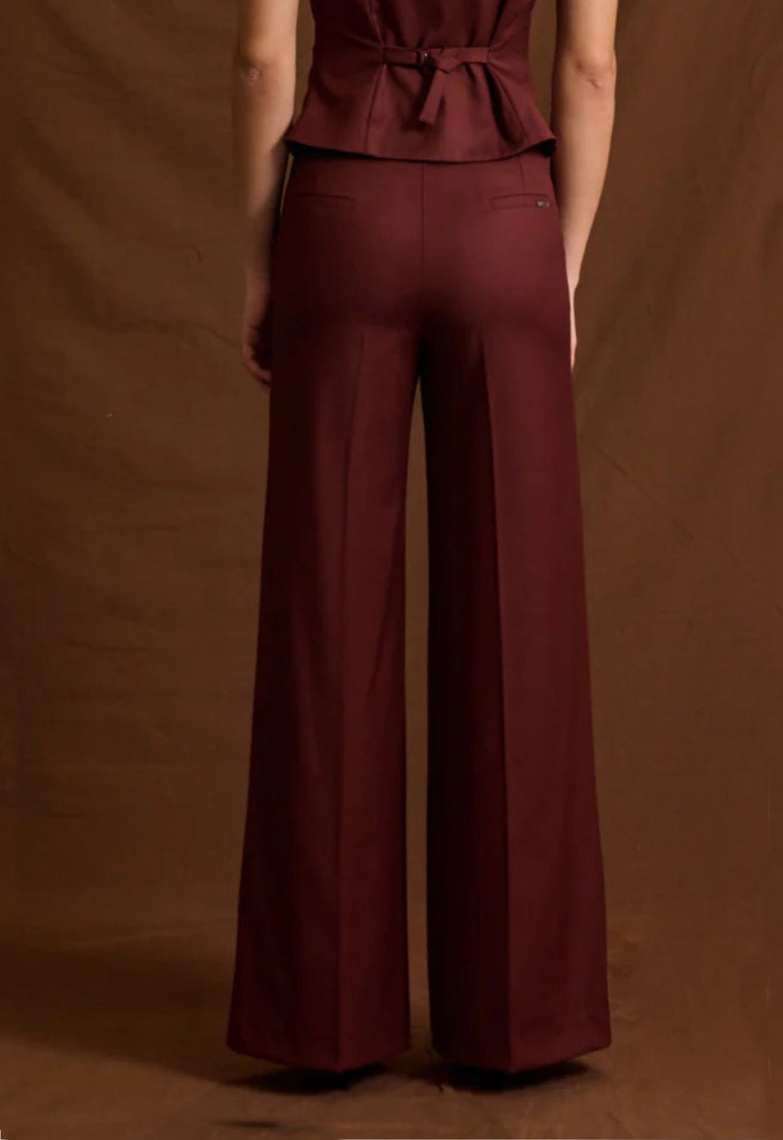 ΠΑΝΤΕΛΟΝΙ ΨΗΛΟΜΕΣΟ ΜΕ ΤΣΑΚΙΣΗ-WINE