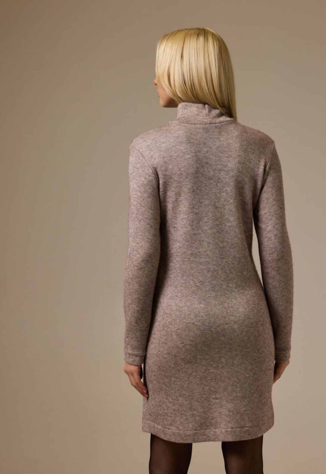 ΦΟΡΕΜΑ ΠΛΕΚΤΟ ΜΙΝΙ ΜΕ CUT OUT & ΑΞΕΣΟΥΑΡ-ΠΟΥΡΟ