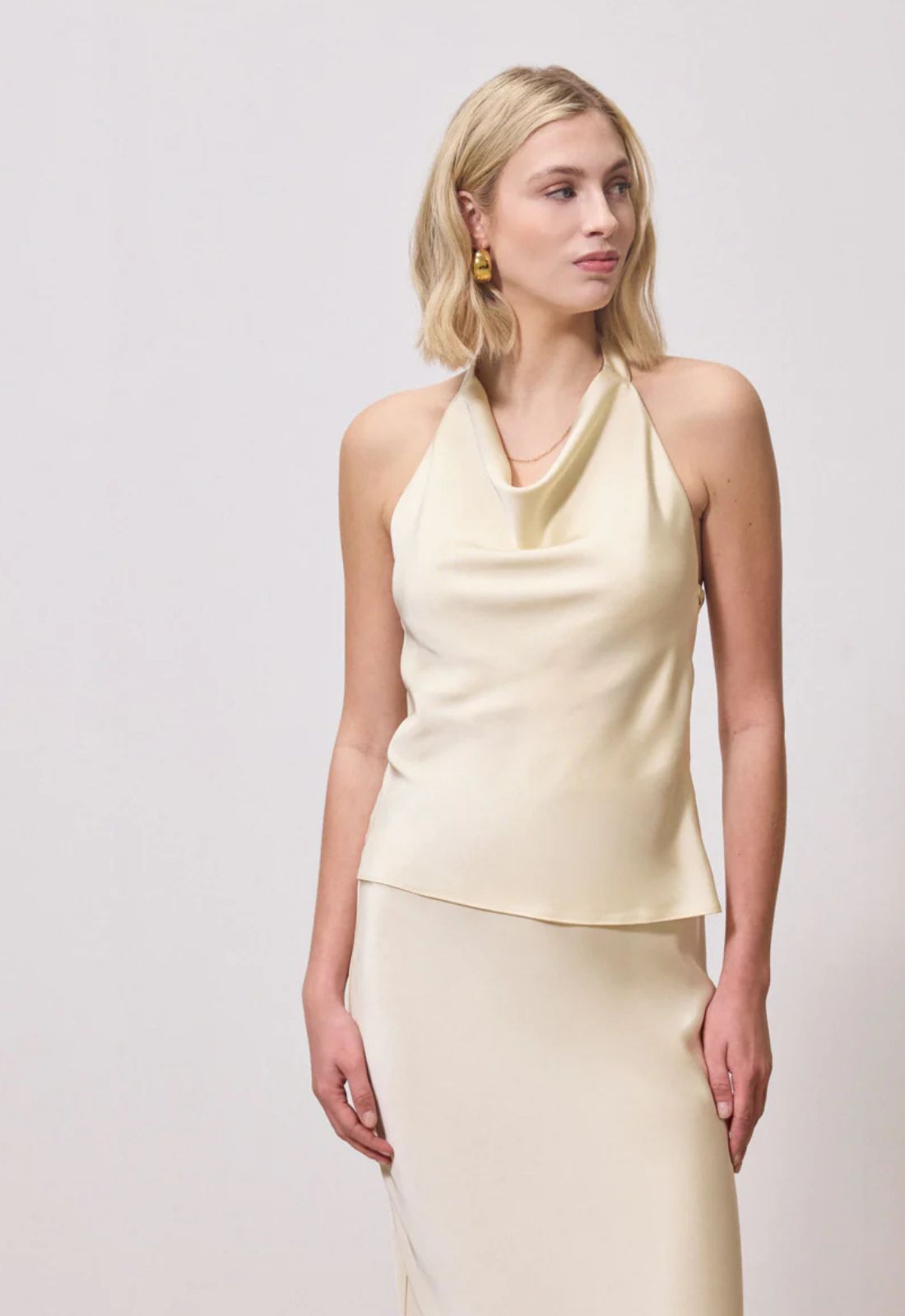 TOP ΣΑΤΙΝΕ ΜΕ ΛΑΙΜΟΚΟΨΗ HALTER-BUTER