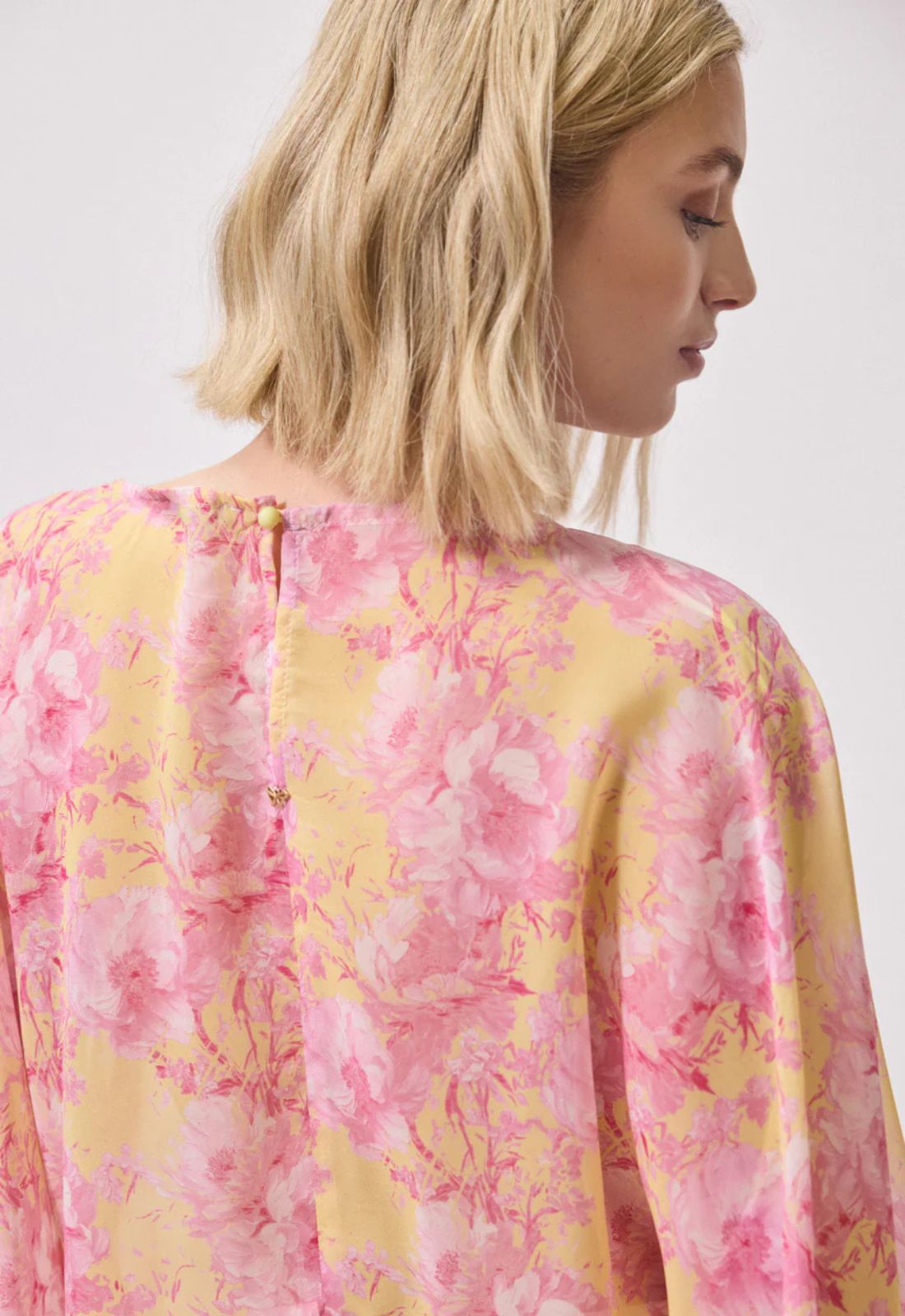 ΜΠΛΟΥΖΑ ΑΕΡΙΝΗ FLORAL ΗΜΙΔΙΑΦΑΝΗ-ΦΟΥΞΙΑ