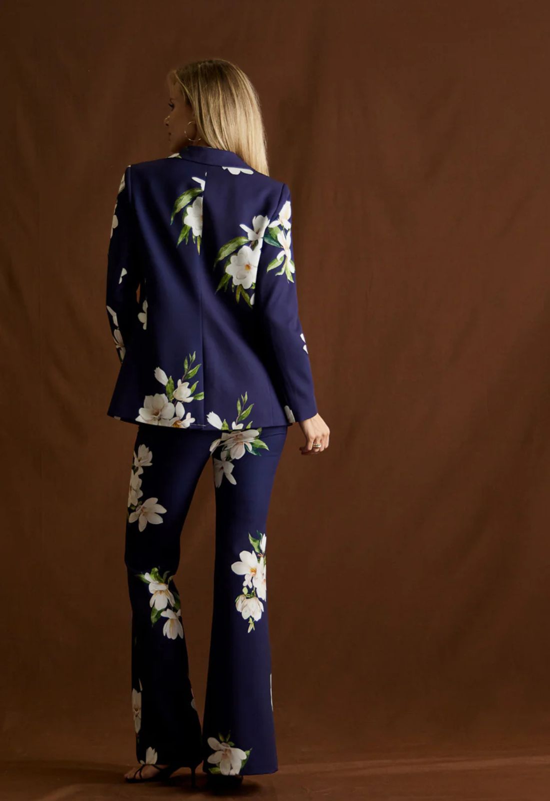 ΣΑΚΑΚΙ FLORAL ΕΛΑΦΡΩΣ ΜΕΣΑΤΟ-NAVY