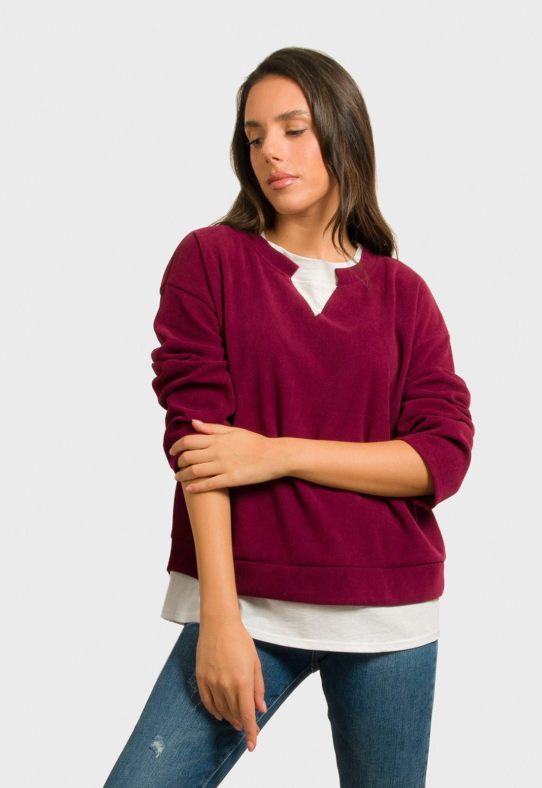 ΜΠΛΟΥΖΑ ΜΕ ΛΕΥΚΕΣ ΛΕΠΤΟΜΕΡΕΙΕΣ-ΜΠΟΡΝΤΟ