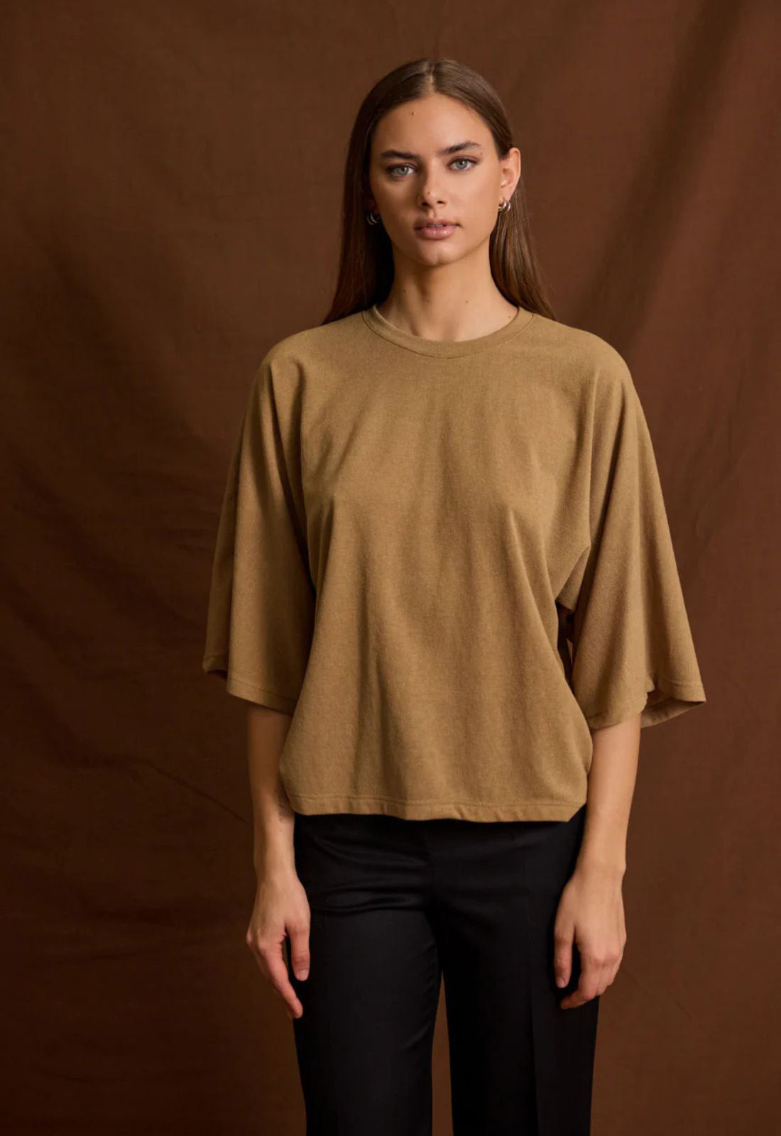 ΜΠΛΟΥΖΑ ΜΕ BOXY ΤΕΤΡΑΓΩΝΙΣΜΕΝΗ ΣΙΚΟΥΕΤΑ-ΜΠΕΖ