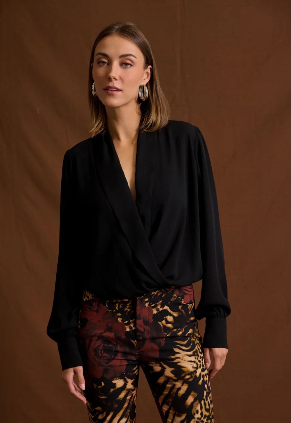 ΜΠΛΟΥΖΑ ΚΡΟΥΑΖΕ ΜΕ ΛΑΣΤΙΧΟ ΕΜΠΡΟΣ-ΜΑΥΡΗ