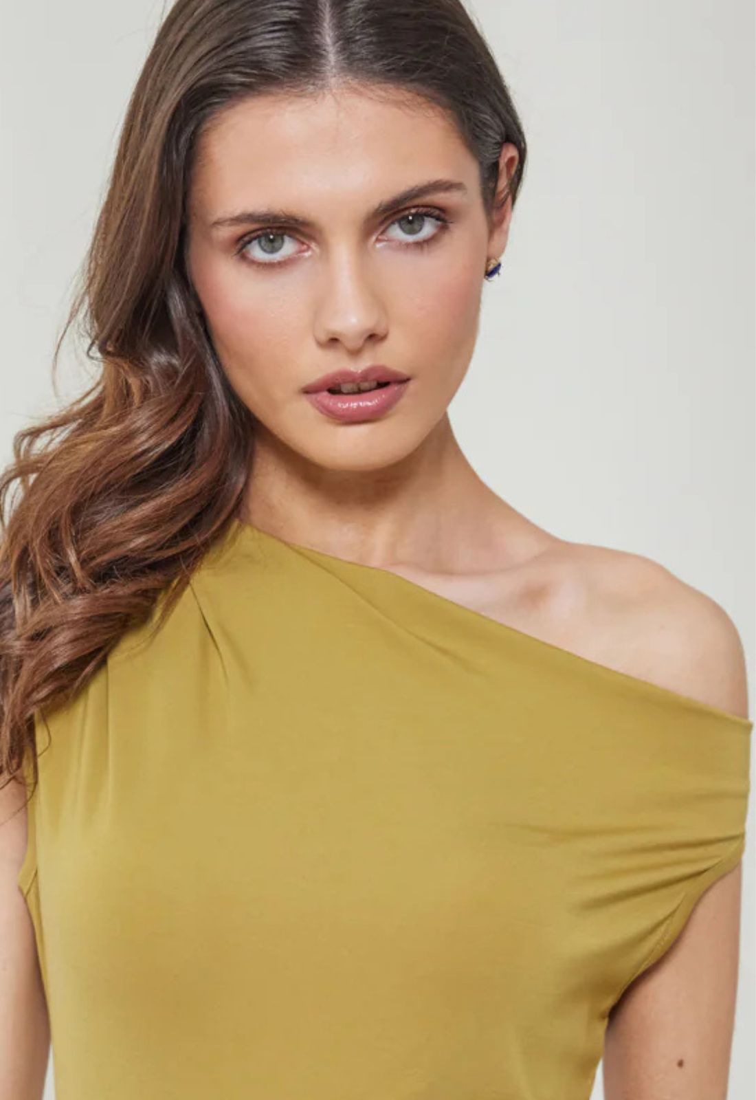 ΜΠΛΟΥΖΑ OFF SHOULDER ΜΕ ΣΟΥΡΕΣ-DUSTY LIME