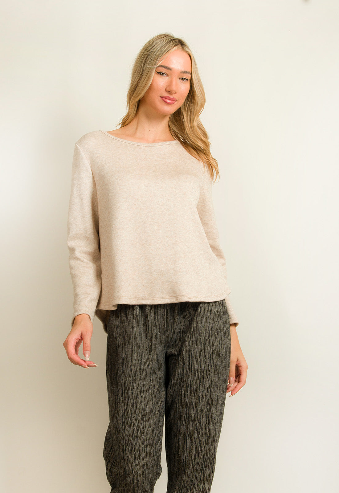 ΜΠΛΟΥΖΑ ΠΛΕΚΤΗ ΜΕ ΚΟΥΜΠΙΑ ΣΤΗ ΠΛΑΤΗ-ΜΠΕΖ