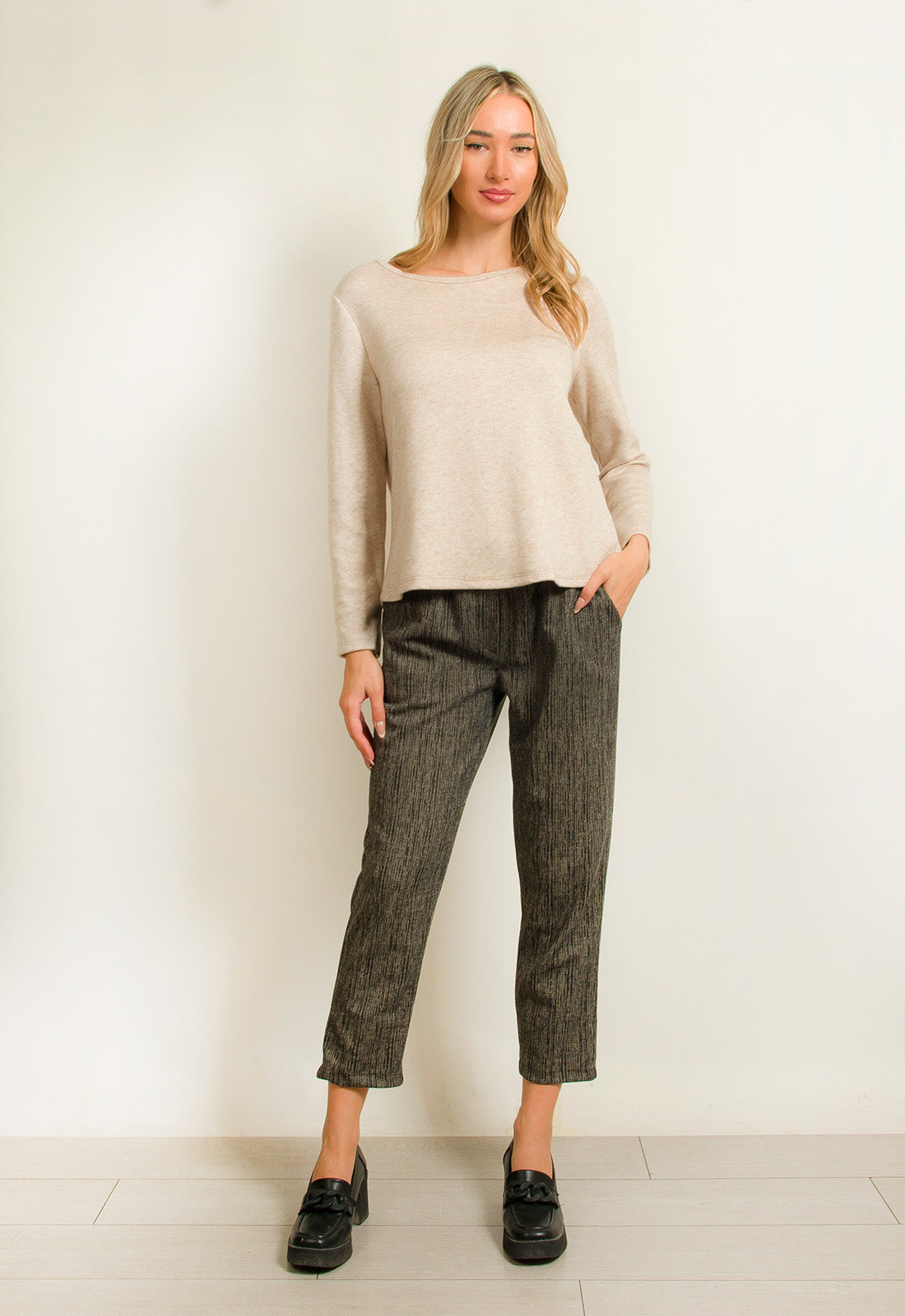 ΜΠΛΟΥΖΑ ΠΛΕΚΤΗ ΜΕ ΚΟΥΜΠΙΑ ΣΤΗ ΠΛΑΤΗ-ΜΠΕΖ