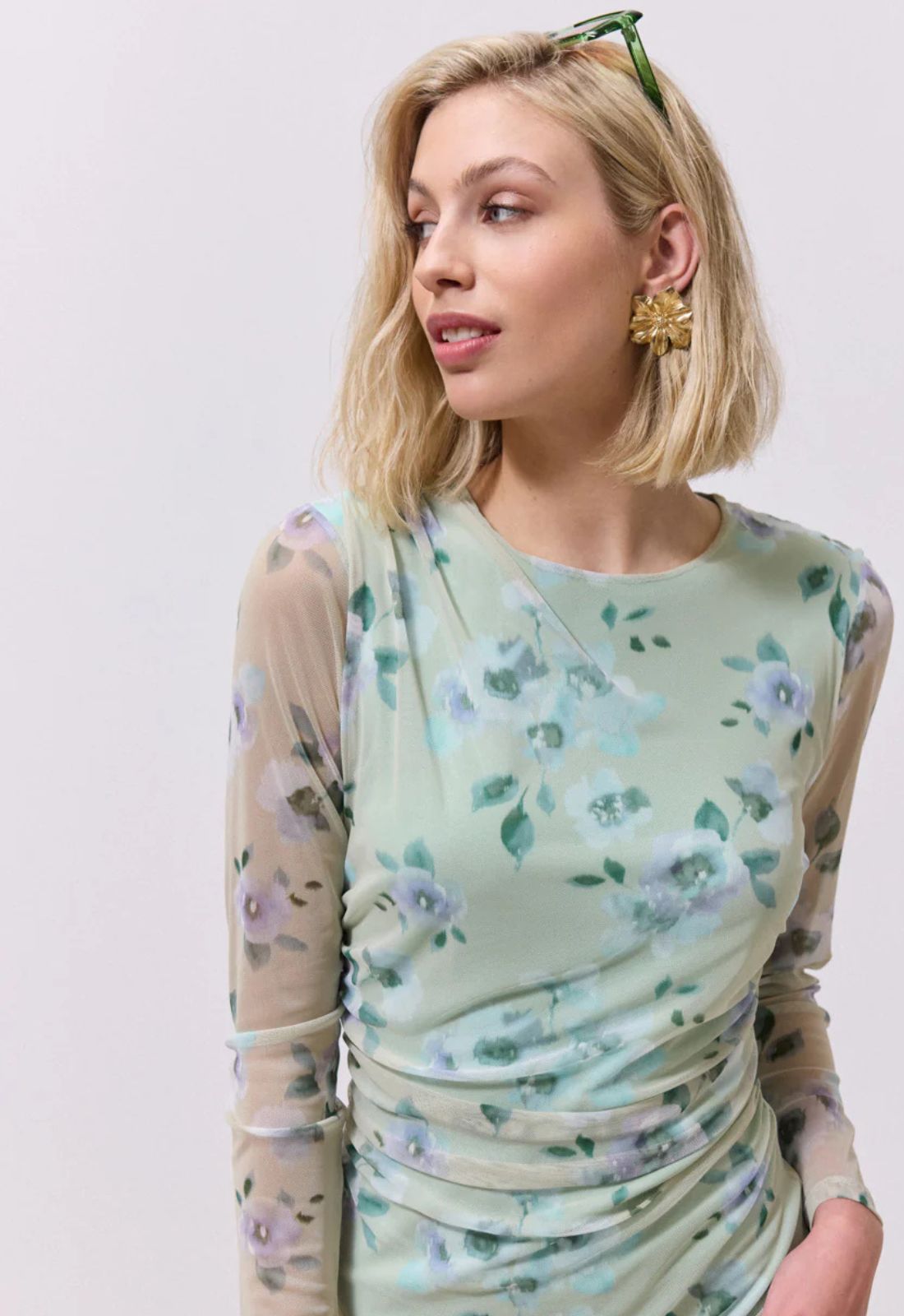 ΦΟΡΕΜΑ MIDI FLORAL ΜΕ ΣΟΥΡΕΣ-ΜΕΝΤΑ