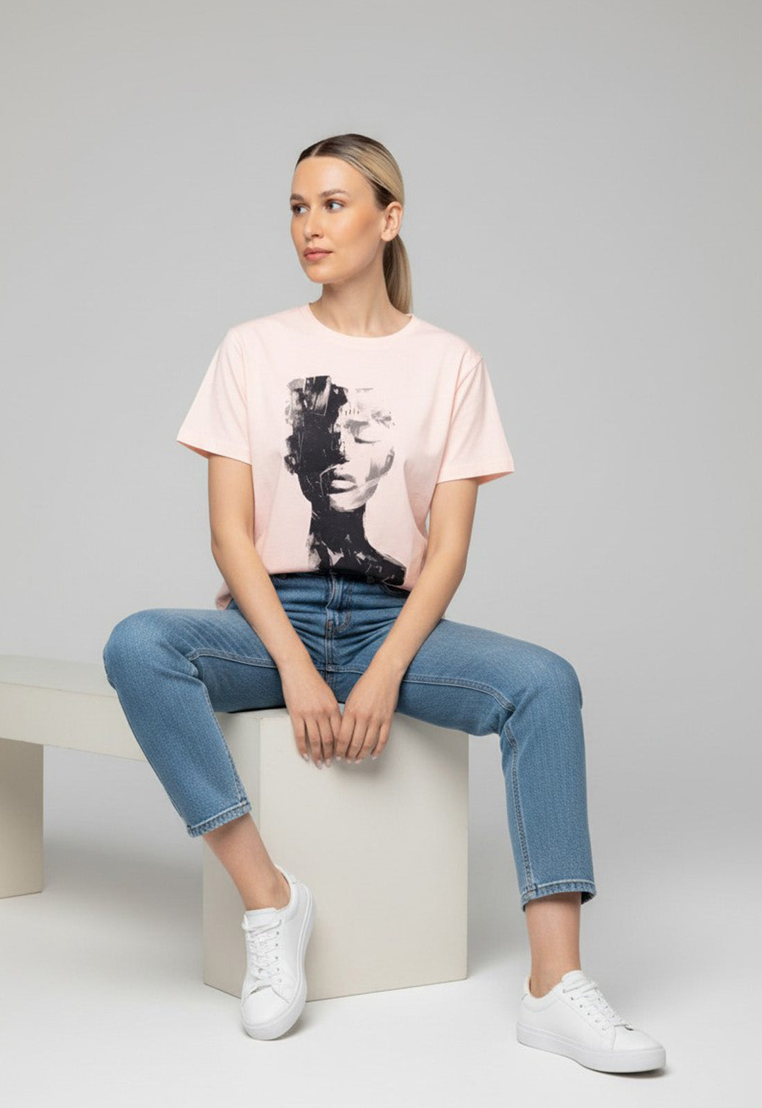T-SHIRT ME ΤΥΠΩΜΑ ΠΡΟΣΩΠΟ-ΡΟΖ