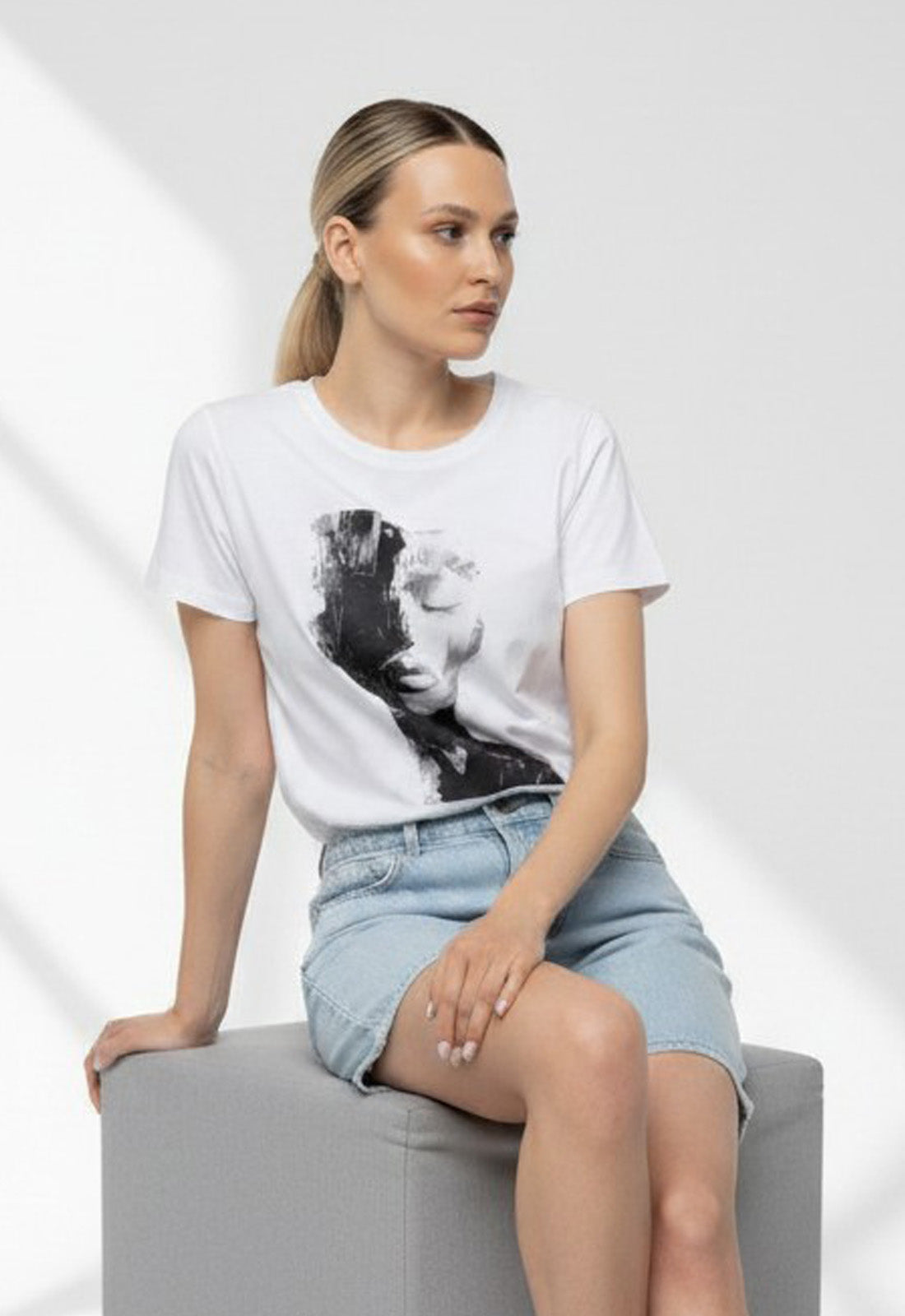 T-SHIRT ME ΤΥΠΩΜΑ ΠΡΟΣΩΠΟ-ΛΕΥΚΟ