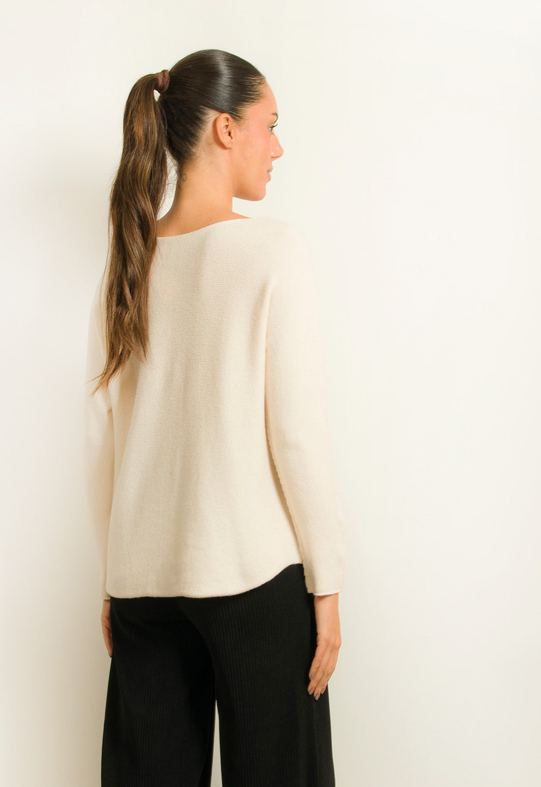 ΜΠΛΟΥΖΑ ΠΛΕΚΤΗ ΜΕ ΑΝΟΙΧΤΟ V - ΕΚΡΟΥ