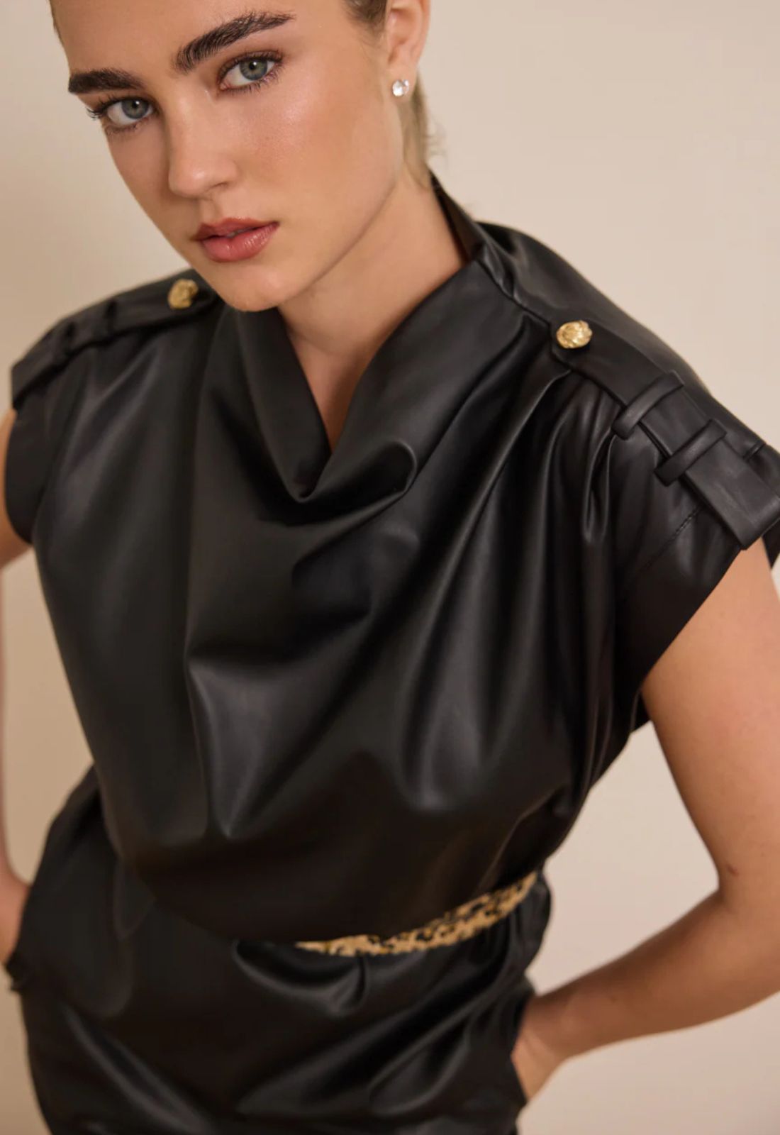 ΜΠΛΟΥΖΑ ΔΕΡΜΑΤΙΝΗΣ ΜΕ ΖΩΝΗ-ΜΑΥΡΗ