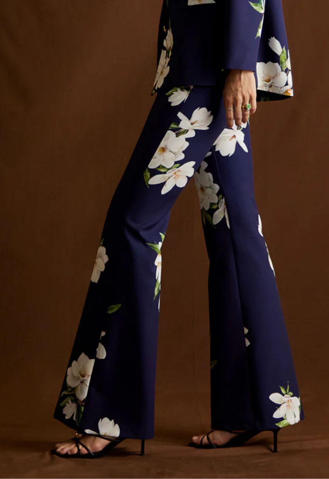 ΠΑΝΤΕΛΟΝΙ ΨΗΛΟΜΕΣΟ FLORAL-NAVY
