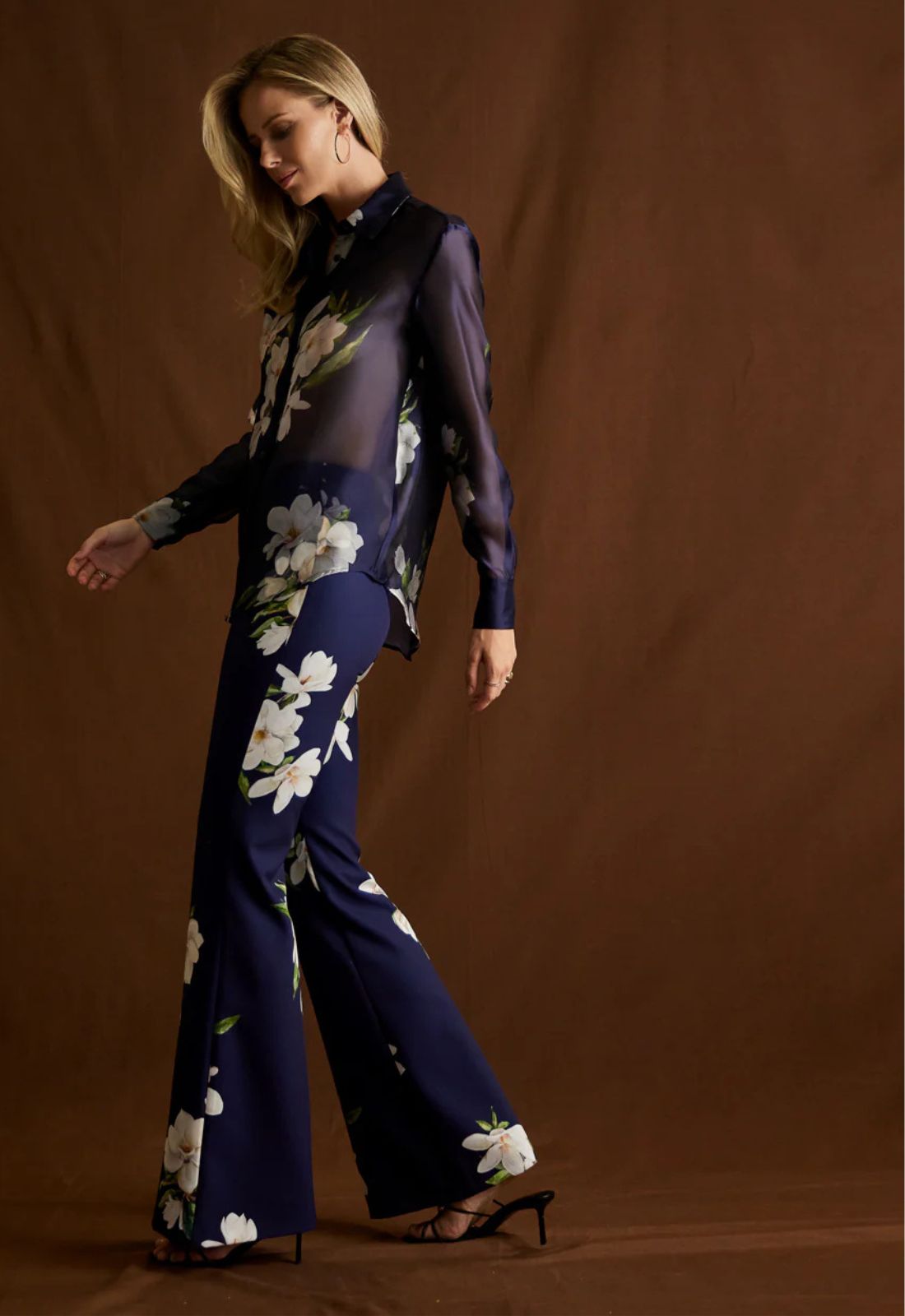 ΠΑΝΤΕΛΟΝΙ ΨΗΛΟΜΕΣΟ FLORAL-NAVY
