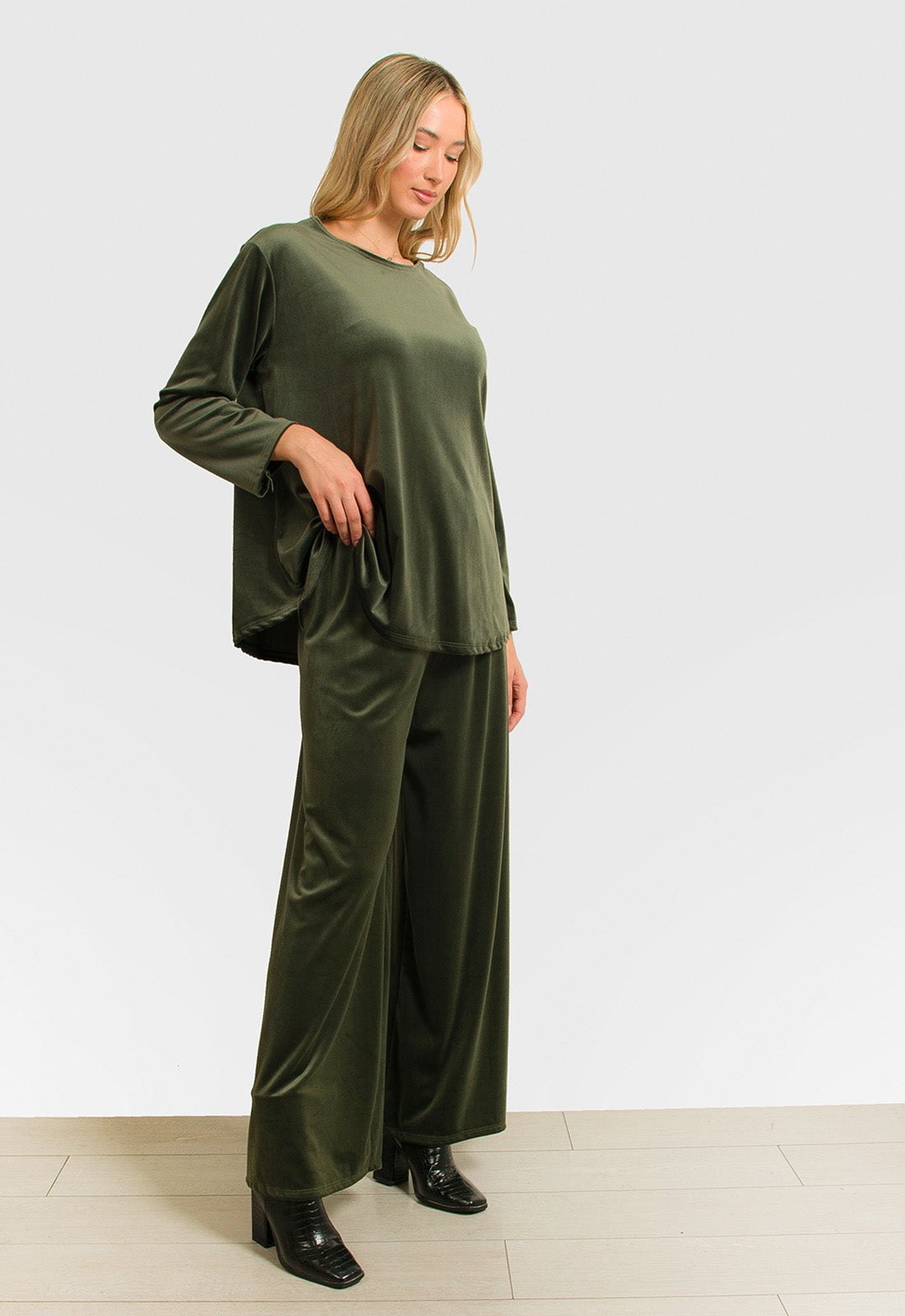 ΣΕΤ (ΜΠΛΟΥΖΑ-ΠΑΝΤΕΛΟΝΑ) ΒΕΛΟΥΤΕ - ΧΑΚΙ