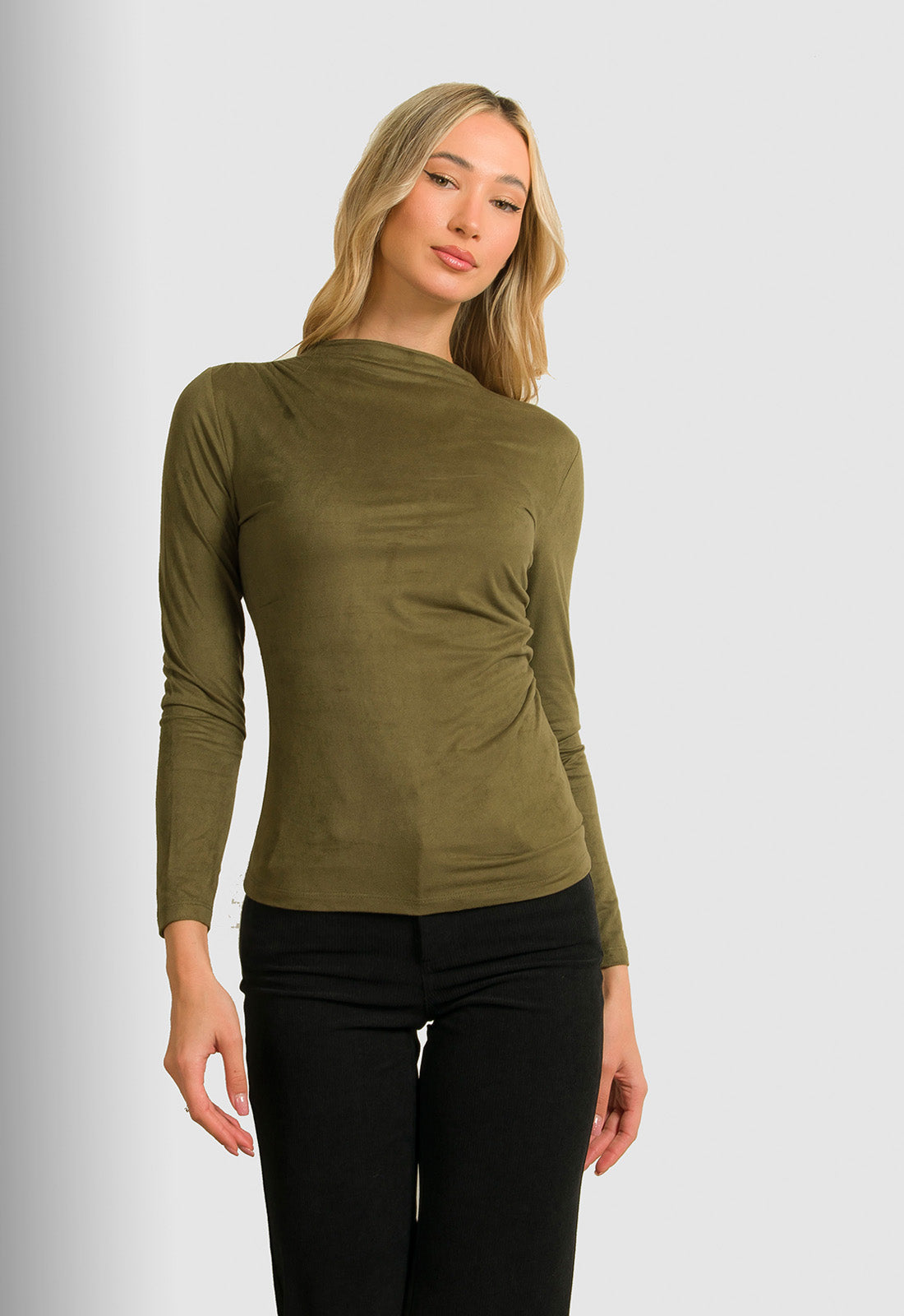 ΜΠΛΟΥΖΑ ΕΦΑΡΜΟΣΤΗ ΜΕ ΣΧΕΔΙΑ ΣΟΥΡΕΣ-ΧΑΚΙ