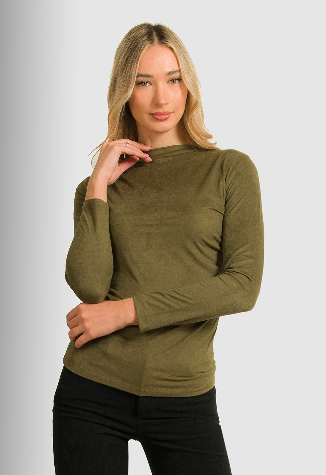 ΜΠΛΟΥΖΑ ΕΦΑΡΜΟΣΤΗ ΜΕ ΣΧΕΔΙΑ ΣΟΥΡΕΣ-ΧΑΚΙ