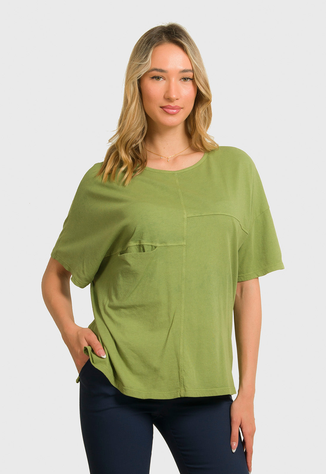 ΜΠΛΟΥΖΑ ΜΕ ΣΧΕΔΙΟ ΚΑΙ ΤΣΕΠΗ ΕΜΠΡΟΣ-ΧΑΚΙ