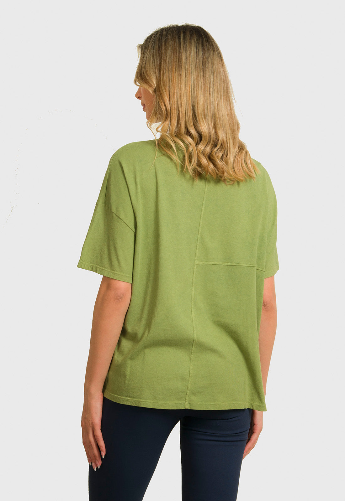 ΜΠΛΟΥΖΑ ΜΕ ΣΧΕΔΙΟ ΚΑΙ ΤΣΕΠΗ ΕΜΠΡΟΣ-ΧΑΚΙ