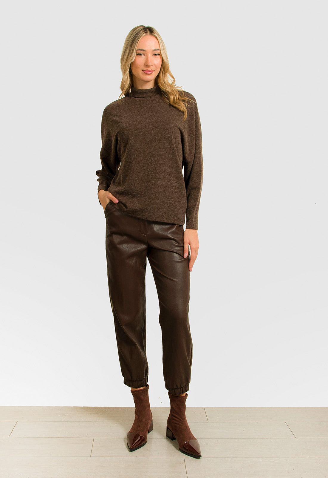 ΜΠΛΟΥΖΑ ΠΛΕΚΤΗ ΖΙΒΑΓΚΟ ΧΑΛΑΡΗ ΓΡΑΜΜΗ-ESPRESSO