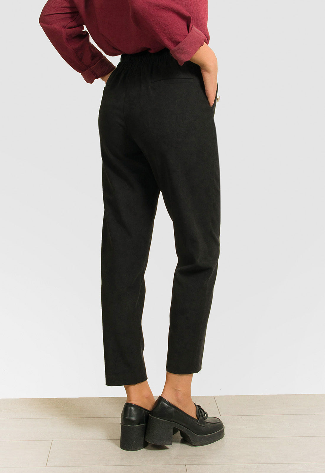 ΠΑΝΤΕΛΟΝΙ BAGGY ΜΕ ΔΙΑΚΟΣΜΗΤΙΚΑ ΚΟΥΜΠΙΑ-ΜΑΥΡΟ