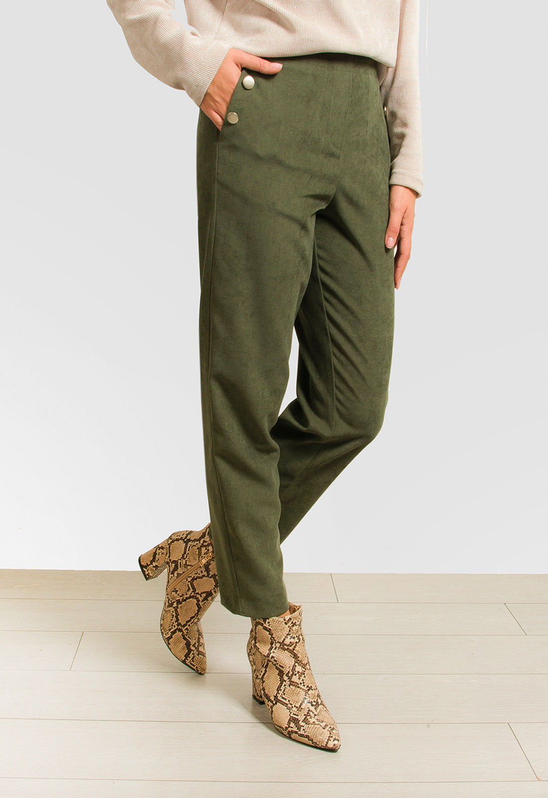 ΠΑΝΤΕΛΟΝΙ BAGGY ΜΕ ΔΙΑΚΟΣΜΗΤΙΚΑ ΚΟΥΜΠΙΑ-ΧΑΚΙ