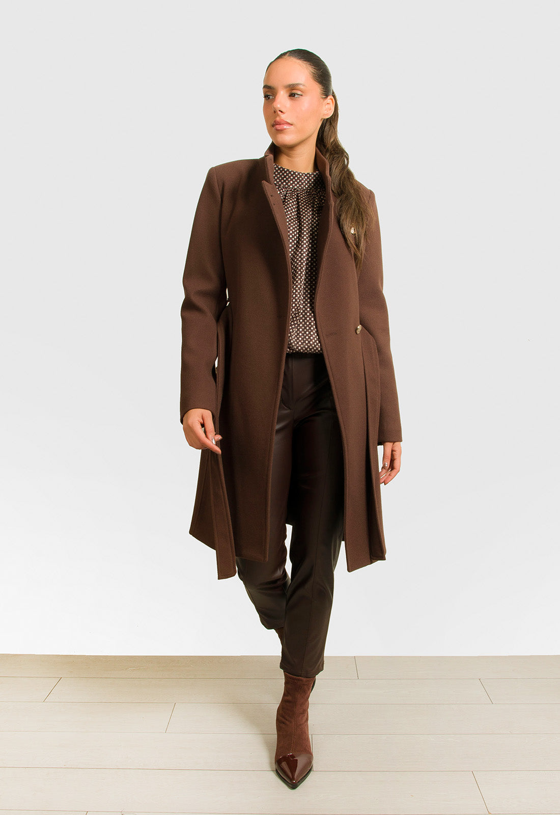 ΠΑΛΤΟ ΜΕΣΑΤΟ ΜΕ ΧΡΥΣΑ ΚΟΥΜΠΙΑ ΚΑΙ ΖΩΝΗ-ΚΑΦΕ