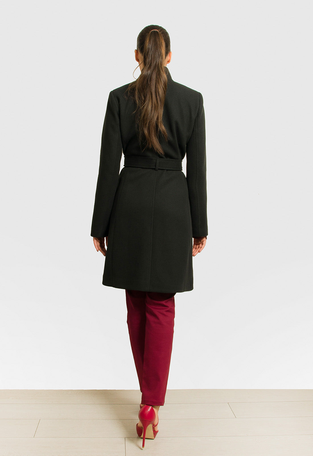 ΠΑΛΤΟ ΜΕΣΑΤΟ ΜΕ ΧΡΥΣΑ ΚΟΥΜΠΙΑ ΚΑΙ ΖΩΝΗ-ΜΑΥΡΟ