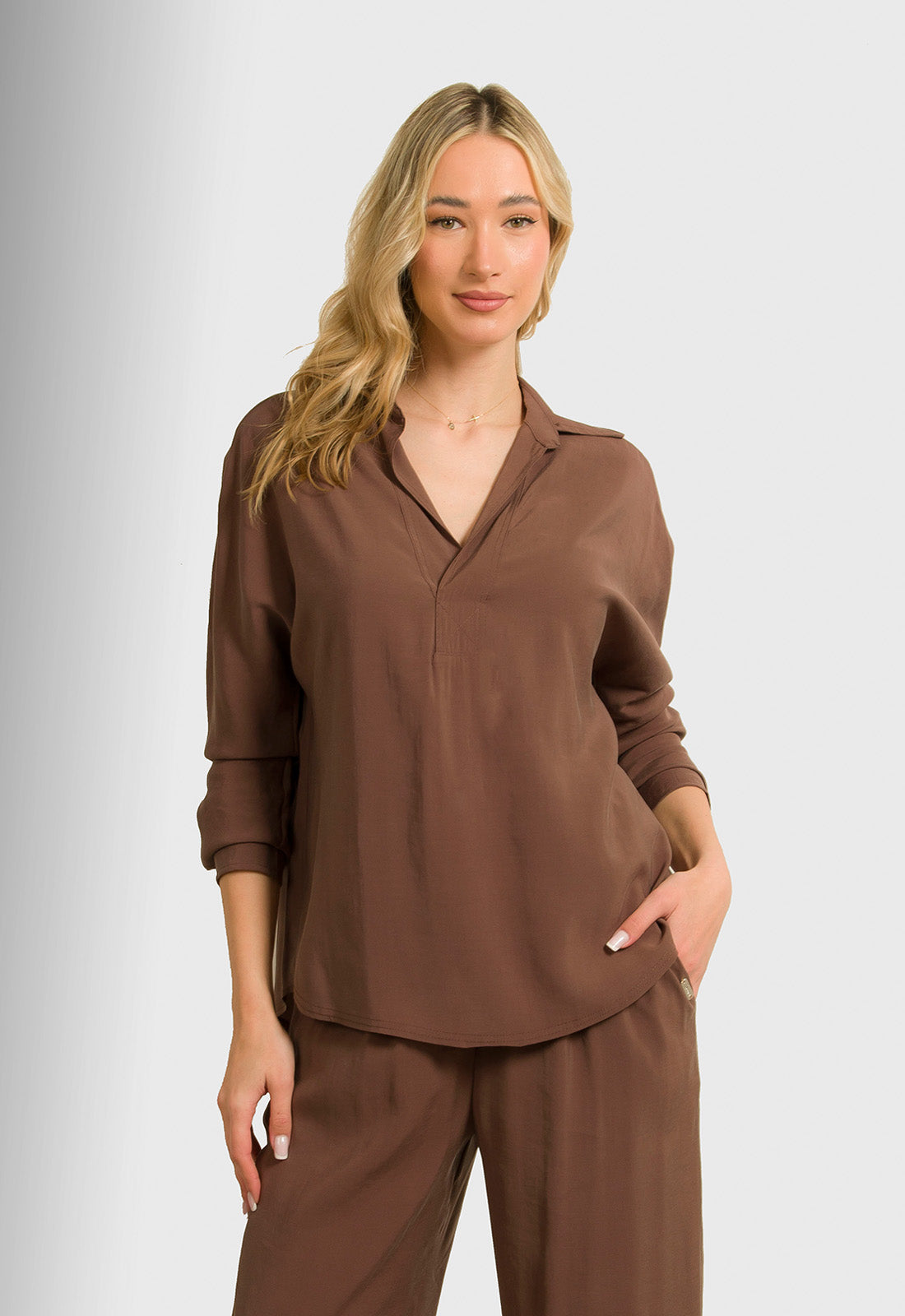 ΜΠΛΟΥΖΑ ΜΕ ΓΙΑΚΑ - ΚΑΦΕ