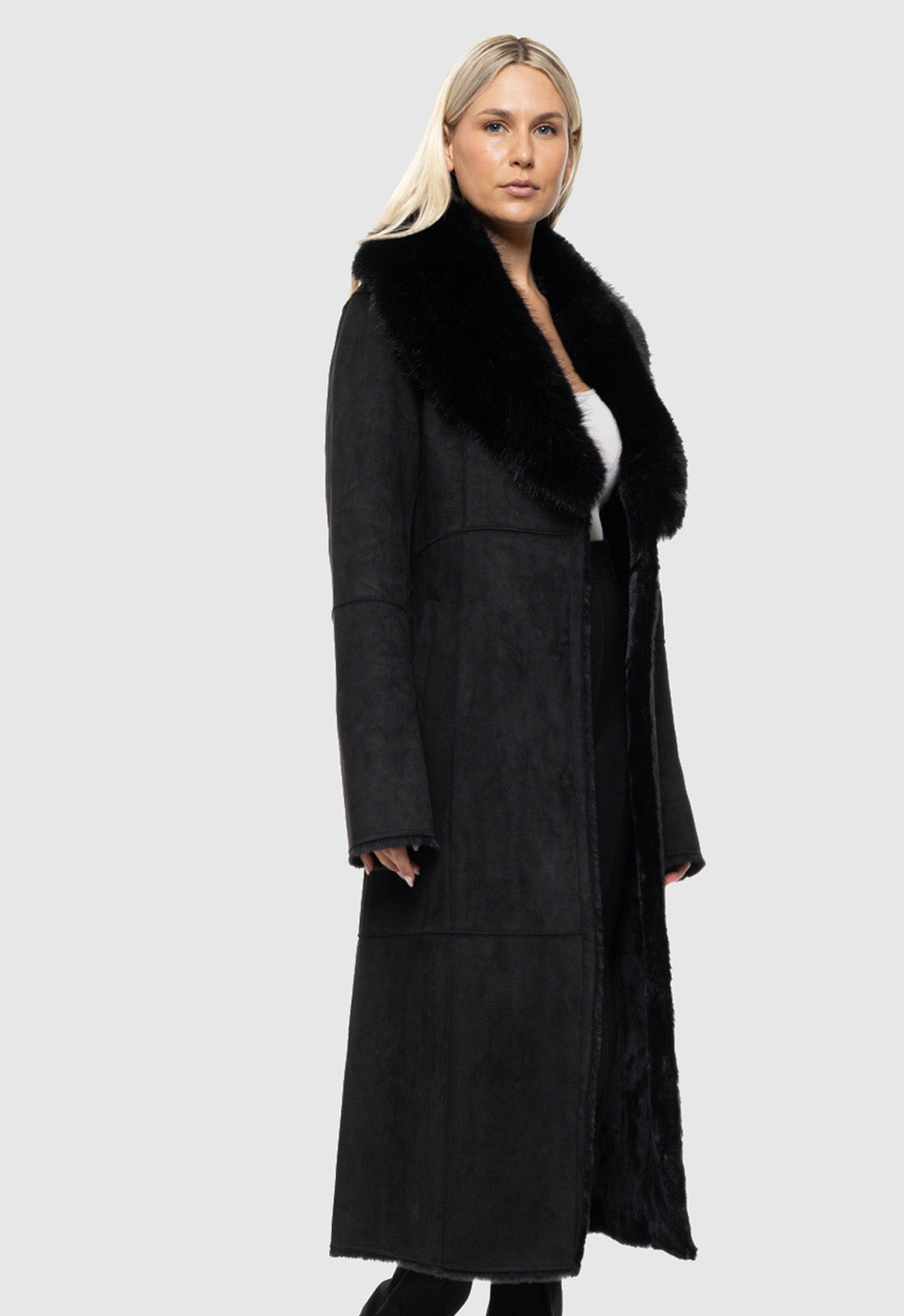 ΠΑΛΤΟ ΜΑΚΡΥ SUEDE ΜΕ ΓΟΥΝΑ-ΜΑΥΡΟ