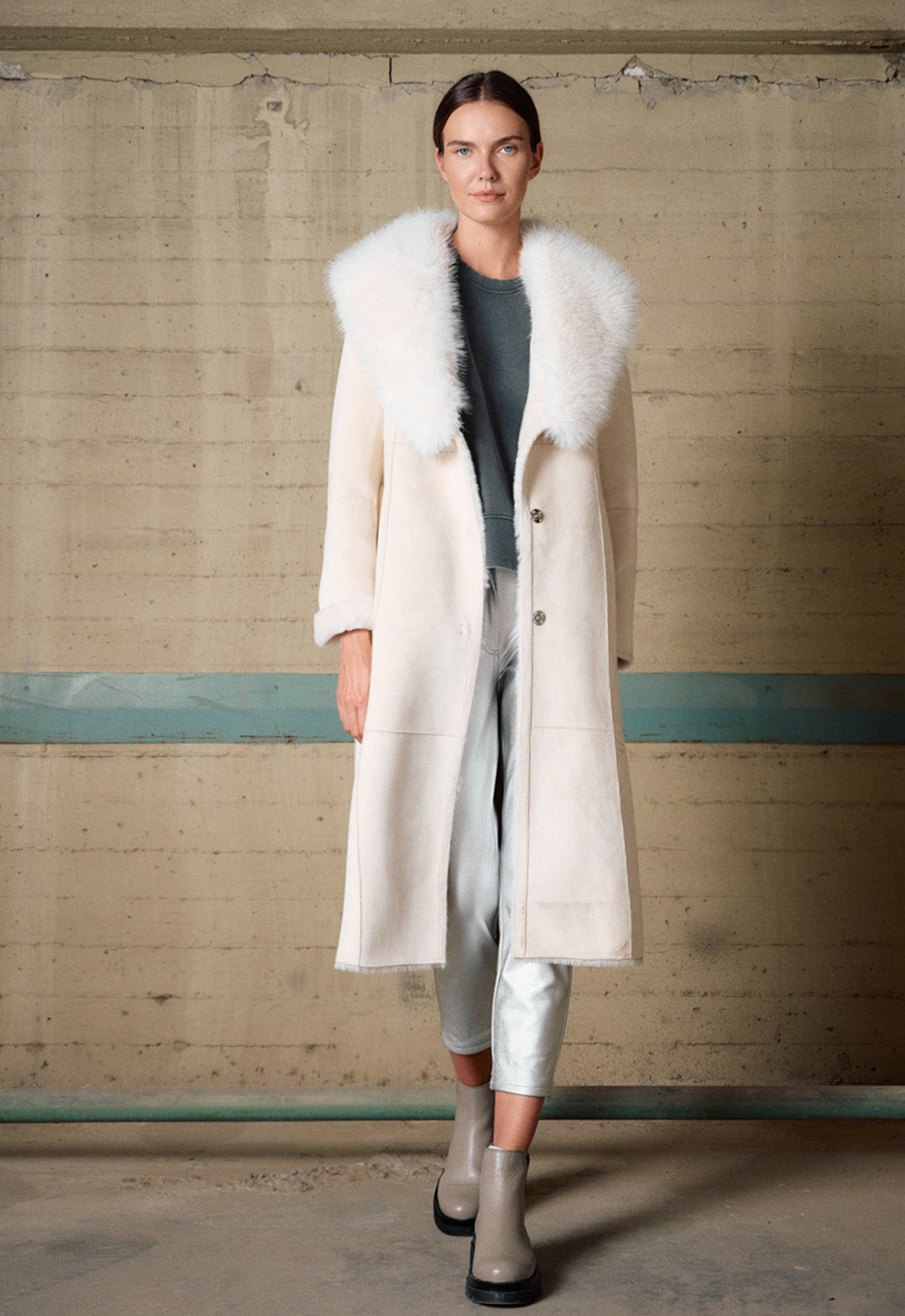 ΠΑΛΤΟ ΜΑΚΡΥ SUEDE ΜΕ ΓΟΥΝΑ-ΕΚΡΟΥ