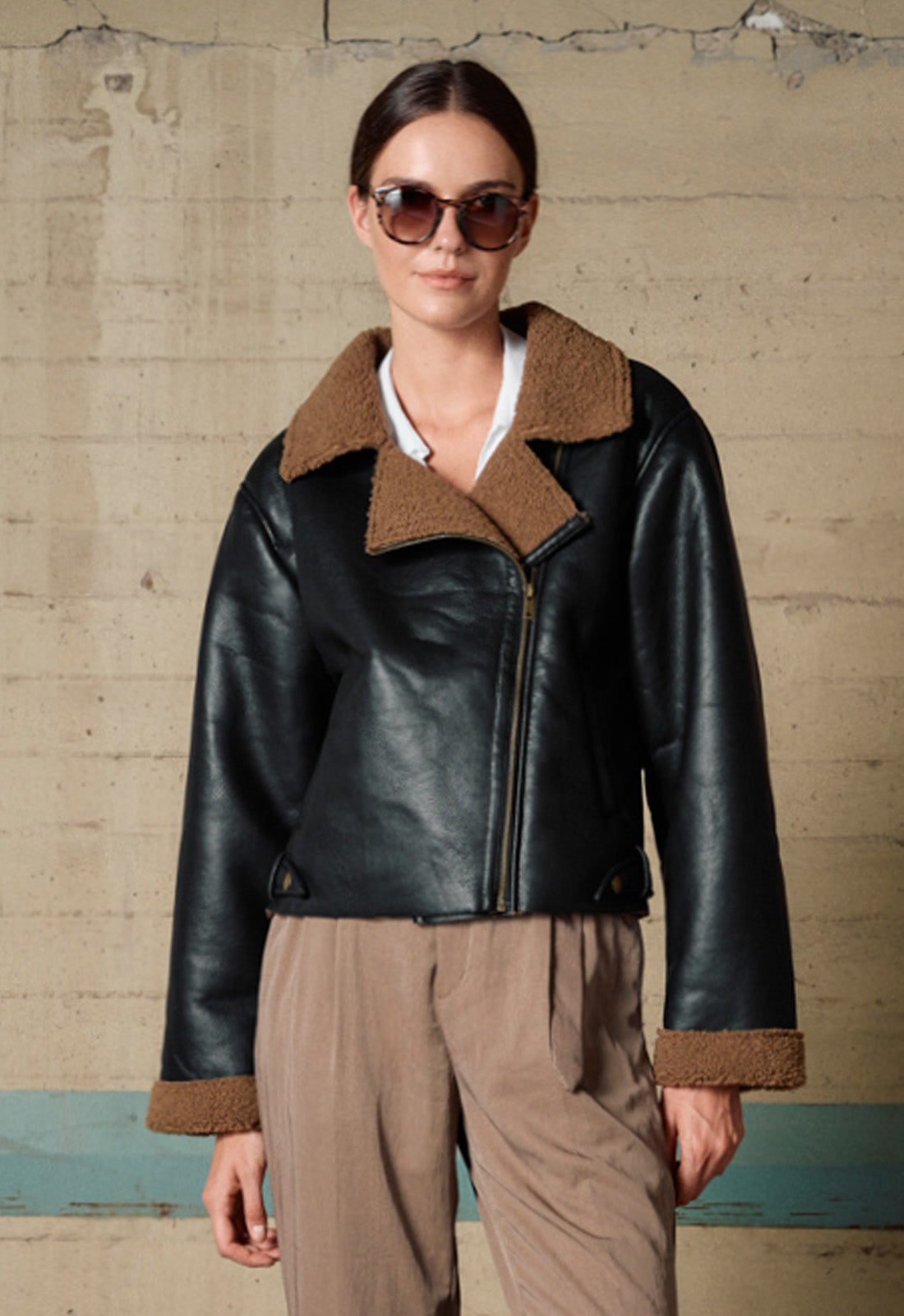 ΠΑΝΩΦΟΡΙ biston ΔΕΡΜΑΤΙΝΗΣ ΜΕ ΓΟΥΝΑ-ΚΑΦΕ