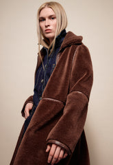 ΠΑΛΤΟ ΜΟΥΤΟΝ ΜΕ ΛΕΠΤΟΜΕΡΕΙΕΣ ΔΕΡΜΑΤΊΝΗΣ-ΚΑΦΕ