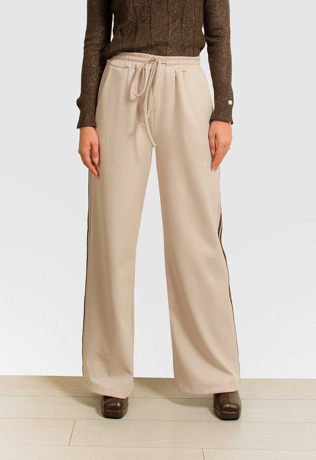 ΠΑΝΤΕΛΟΝΑ ΜΕ ΛΑΣΤΙΧΟ ΚΑΙ ΔΙΑΚΟΣΜΗΤΙΚΗ ΡΙΓΑ-ΒΑΝΙΛΙΑ