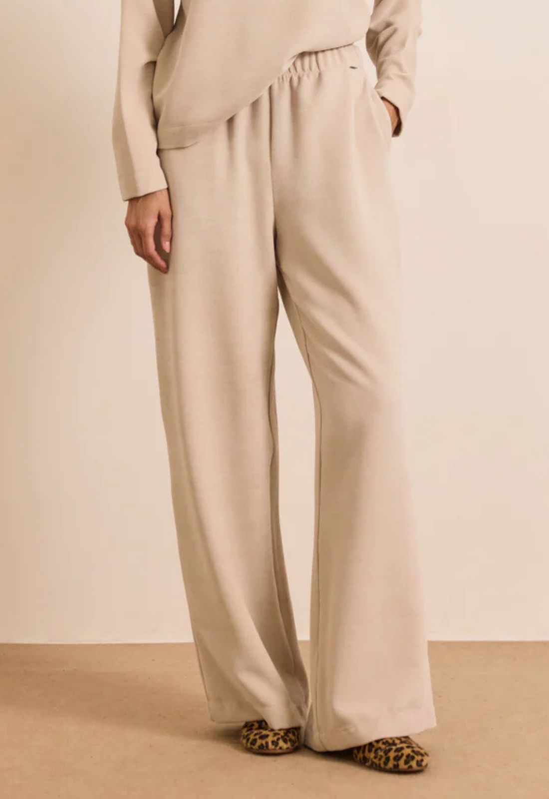 ΠΑΝΤΕΛΟΝΙ ΜΕ ΛΑΣΤΙΧΟ ΣΤΗ ΜΕΣΗ-ΒΑΝΙΛΙΑ