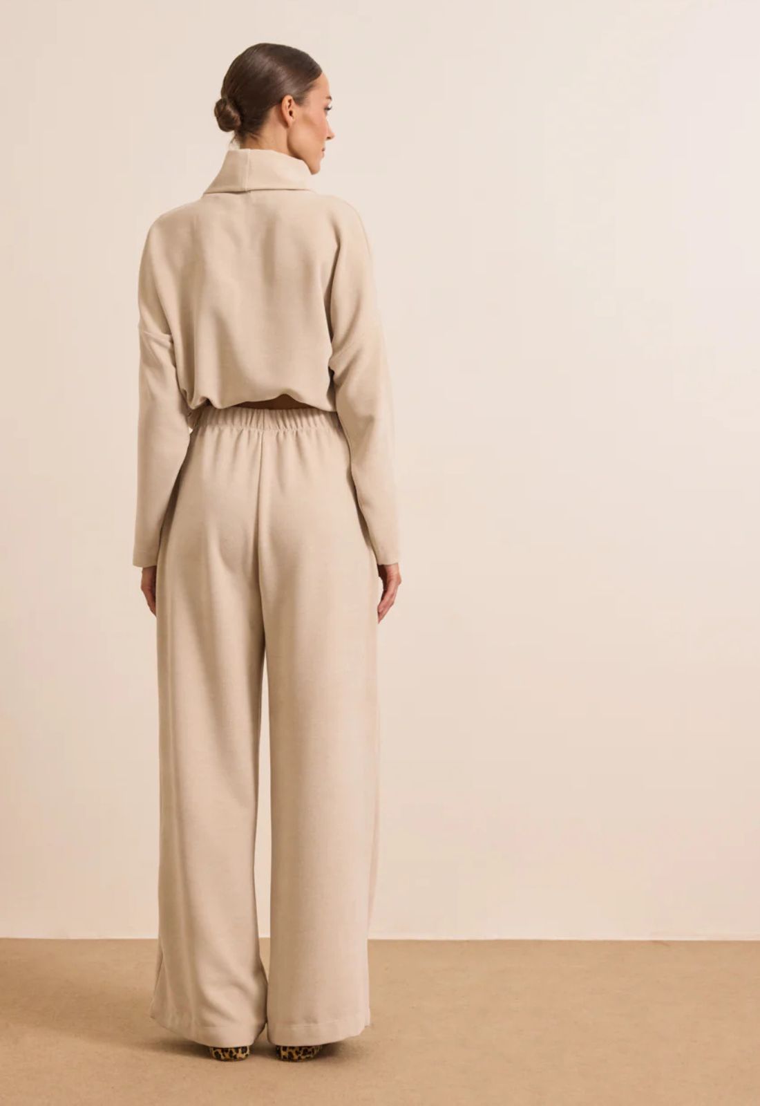 ΠΑΝΤΕΛΟΝΙ ΜΕ ΛΑΣΤΙΧΟ ΣΤΗ ΜΕΣΗ-ΒΑΝΙΛΙΑ