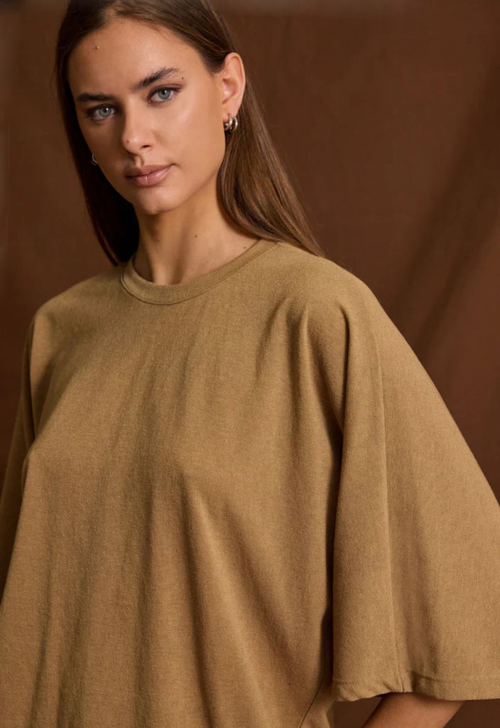 ΜΠΛΟΥΖΑ ΜΕ BOXY ΤΕΤΡΑΓΩΝΙΣΜΕΝΗ ΣΙΚΟΥΕΤΑ-ΜΠΕΖ