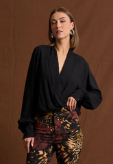 ΜΠΛΟΥΖΑ ΚΡΟΥΑΖΕ ΜΕ ΛΑΣΤΙΧΟ ΕΜΠΡΟΣ-ΜΑΥΡΗ