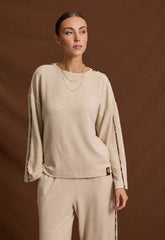 ΜΠΛΟΥΖΑ ΜΕ ΔΙΑΚΡΙΤΙΚΗ ANIMAL PRINT ΛΕΠΤΟΜΕΡΕΙΑ-ΜΠΕΖ