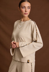 ΜΠΛΟΥΖΑ ΜΕ ΔΙΑΚΡΙΤΙΚΗ ANIMAL PRINT ΛΕΠΤΟΜΕΡΕΙΑ-ΜΠΕΖ