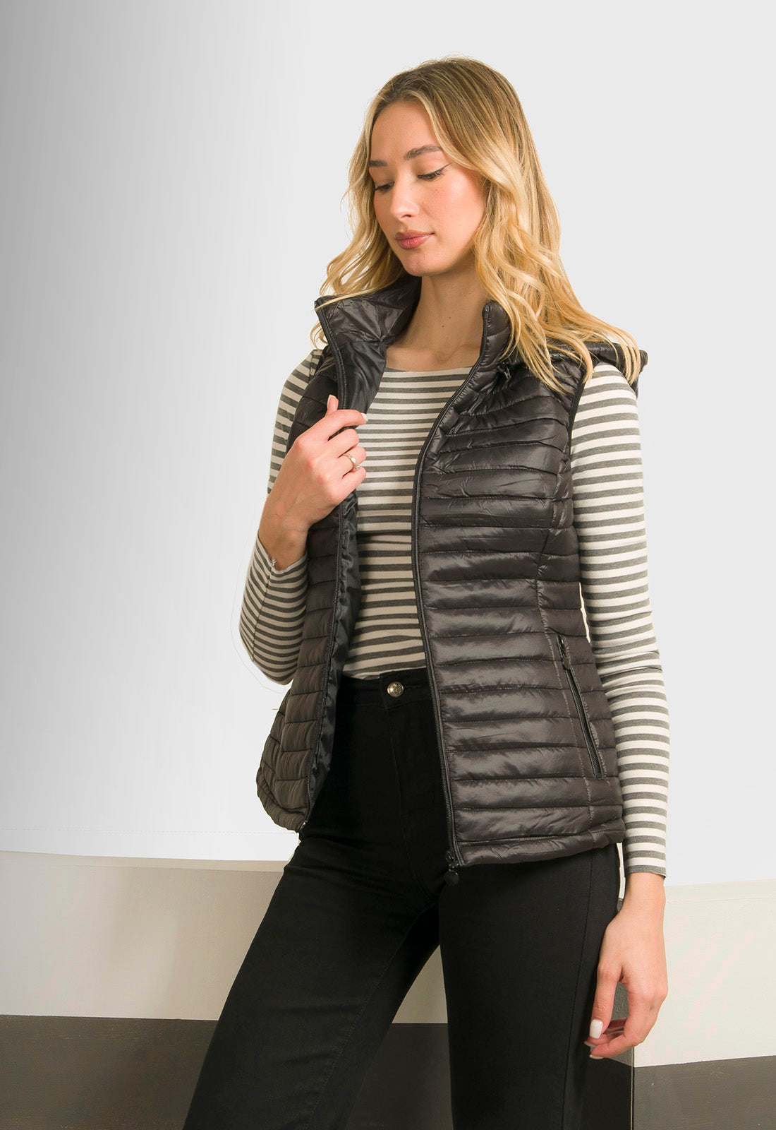 ΜΠΟΥΦΑΝ ΑΜΑΝΙΚΟ ΜΕ ΑΠΟΣΠΩΜΕΝΗ ΚΟΥΚΟΥΛΑ-ΜΑΥΡΟ