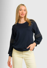 ΜΠΛΟΥΖΑ ΤΥΠΟΥ ΦΟΥΤΕΡ ΜΕ ΣΧΕΔΙΟ ΣΤΟ ΜΑΝΙΚΙ-ΜΠΛΕ