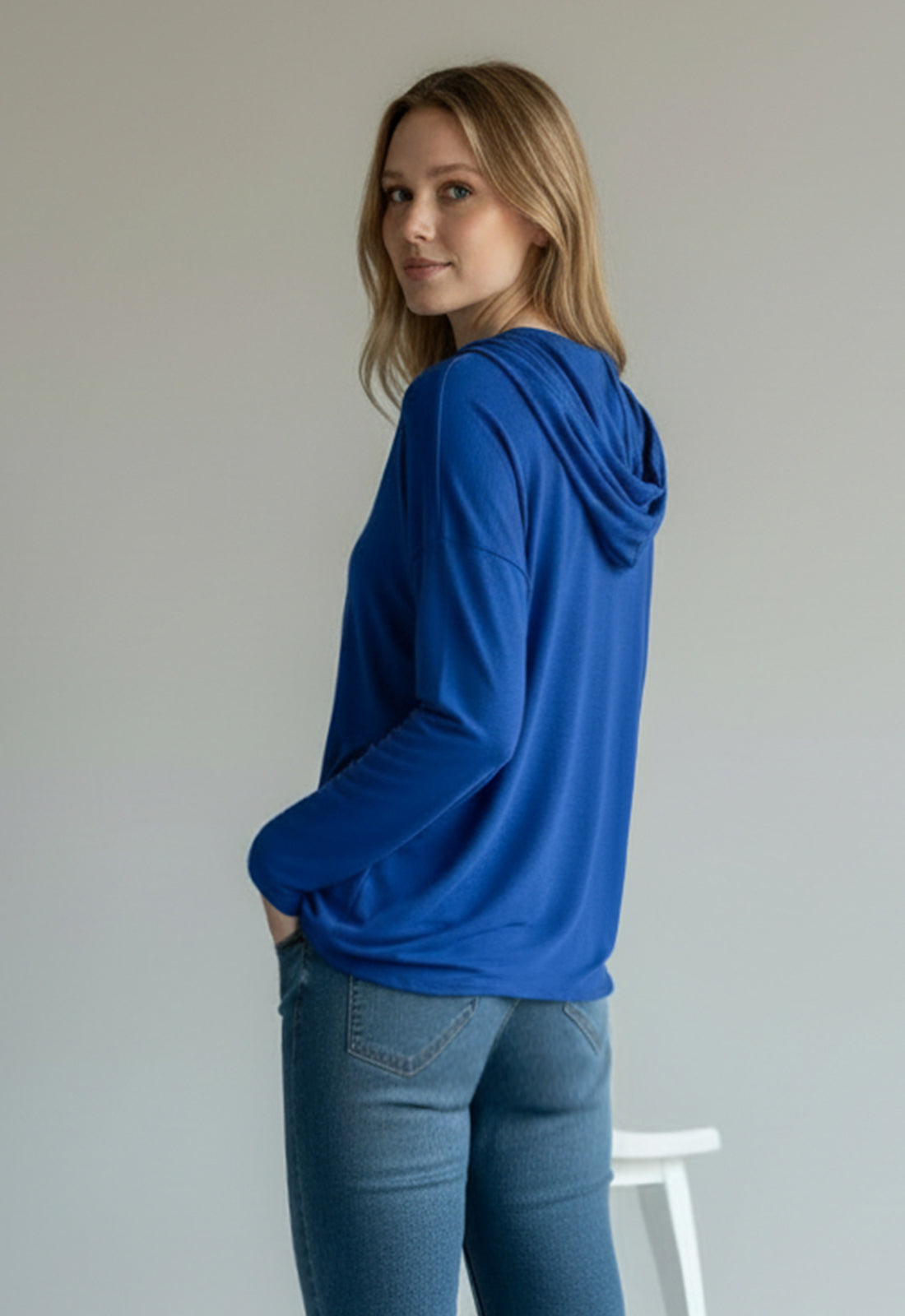 ΜΠΛΟΥΖΑ ΒΑΜΒΑΚΕΡΗ ΜΕ ΚΟΥΚΟΥΛΑ-ΜΠΛΕ ΡΟΥΑ