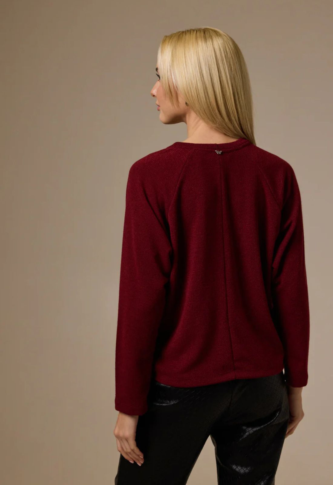 ΜΠΛΟΥΖΑ ΠΛΕΚΤΗ ΛΑΙΜΟΚΟΨΗ-ΜΠΟΡΝΤΟ