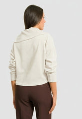 ΜΠΛΟΥΖΑ ΣΕΝΙΛ ΜΕ ΚΟΥΜΠΙΑ ΣΤΟ ΓΙΑΚΑ-ΕΚΡΟΥ