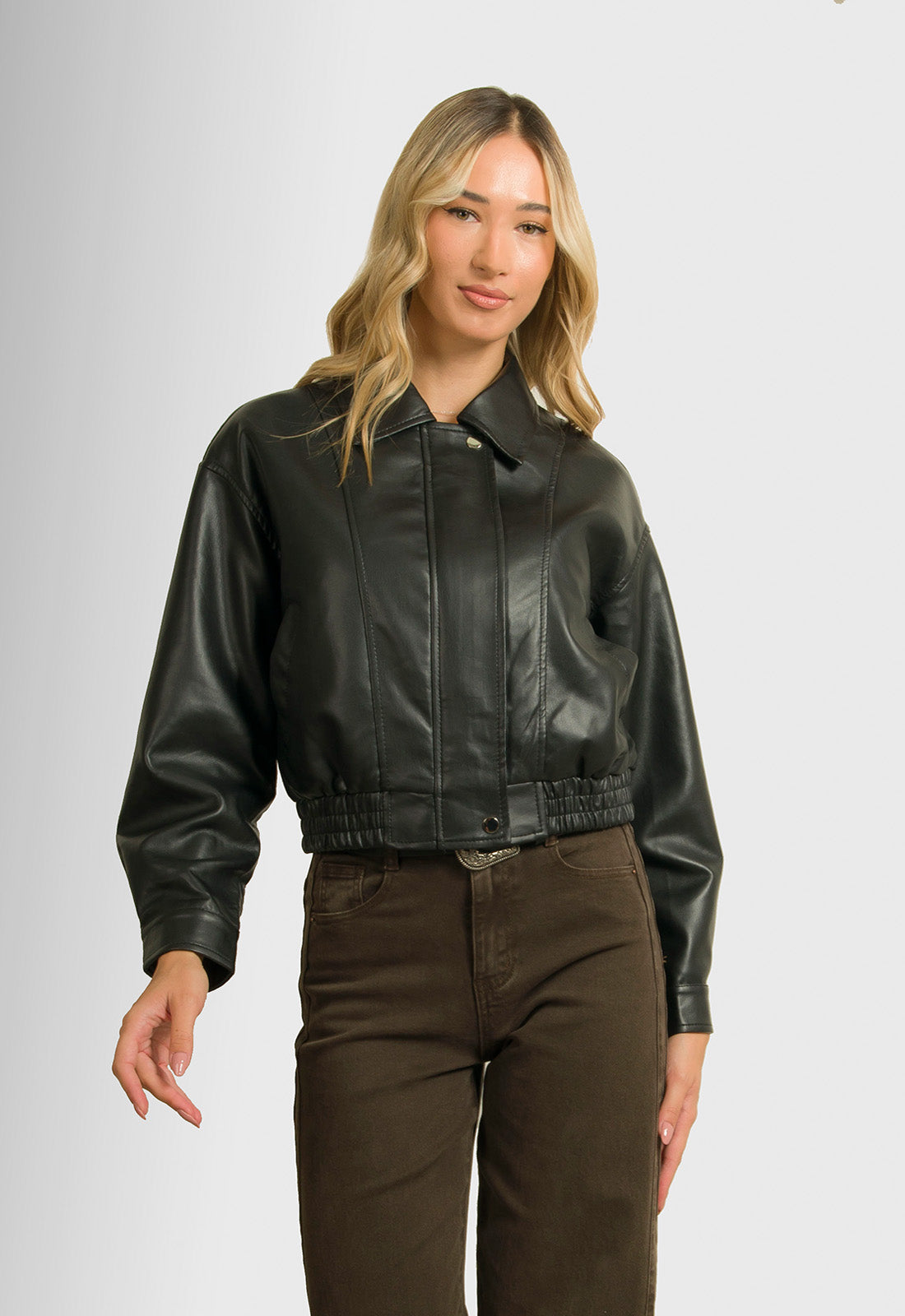 ΜΠΟΥΦΑΝ CROPPED ΔΕΡΜΑΤΙΝΗΣ ΤΥΠΟΥ BOMBER-MAΥΡΟ