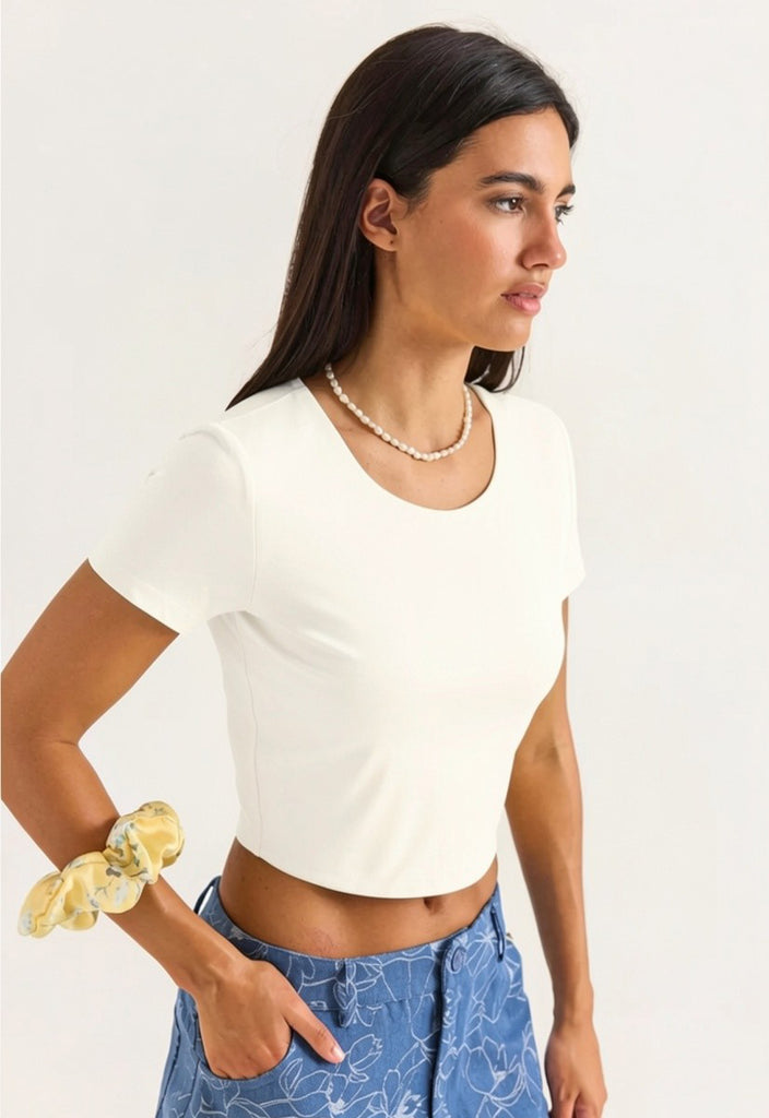 ΜΠΛΟΥΖΑΚΙ CROP TOP ΕΦΑΡΜΟΣΤΟ-ΕΚΡΟΥ