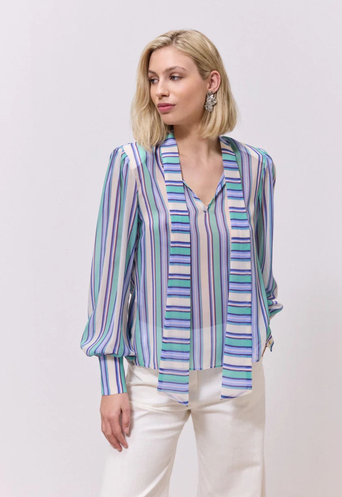 ΜΠΛΟΥΖΑ ΡΙΓΕ ΜΕ ΦΙΟΓΚΟ-ΜΕΝΤΑ